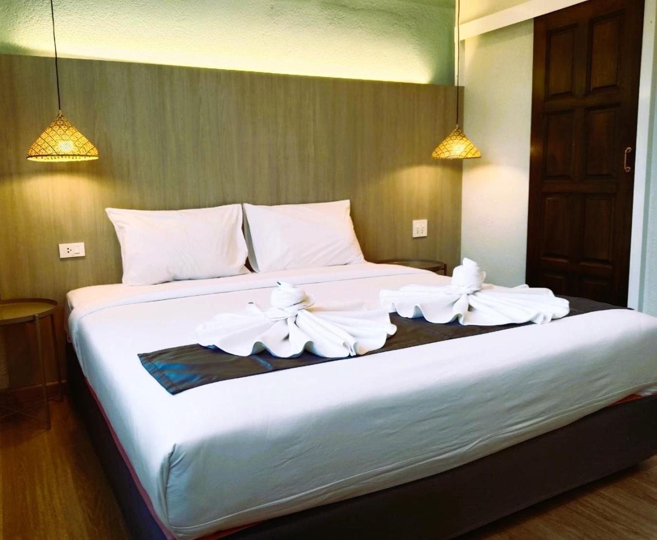 Eastique Hotel Koh Chang Trat Exterior foto