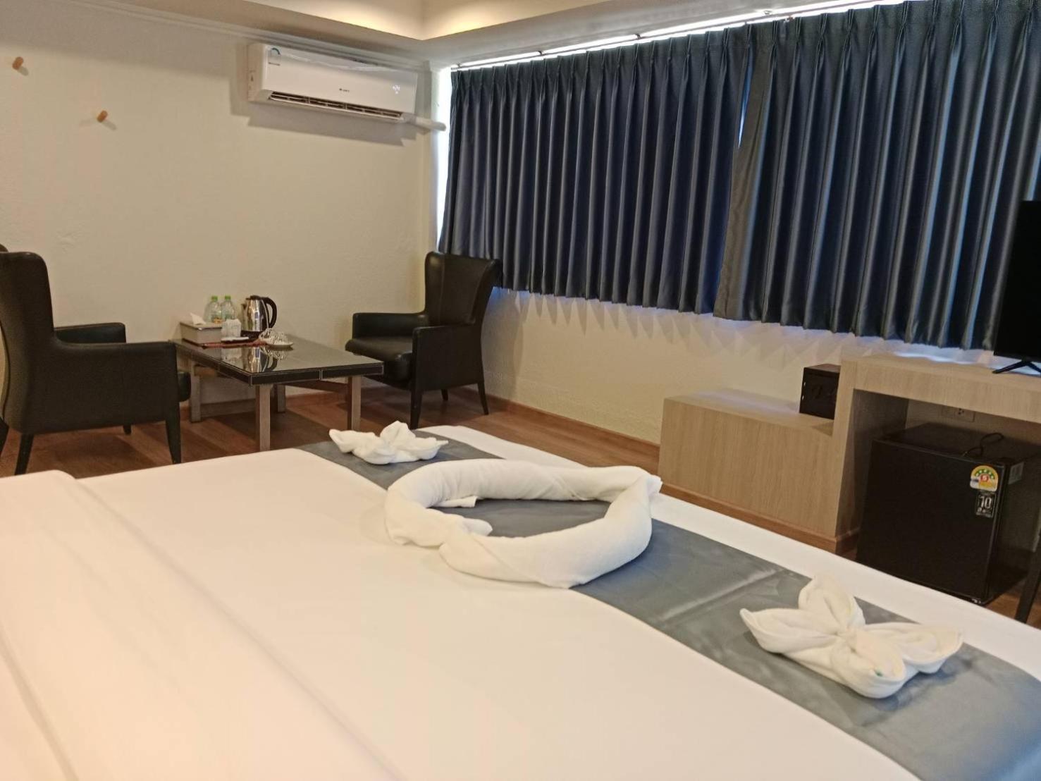 Eastique Hotel Koh Chang Trat Exterior foto